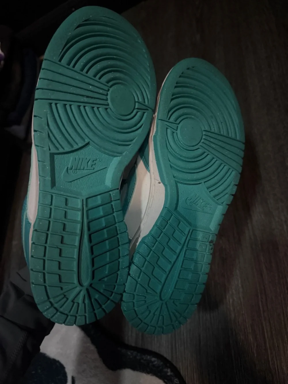 Nike Teal and White Low-Top Sneakers - Picture 5 of 5